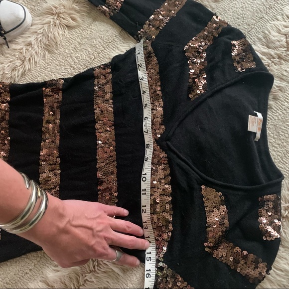 Zoe D Black V neck Sweater wt Gold Sequins M - Picture 5 of 7
